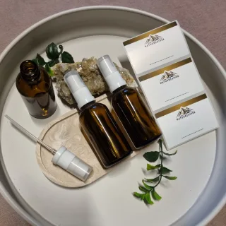 Sprayflesjes set van 3 of 5 | leeg 50ml Set van 3 stuks + Goudgele etiketten