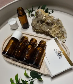 Druppelflesjes set van 5 | leeg 10ml Set van 5 druppelflesjes + Goudgele etiketten